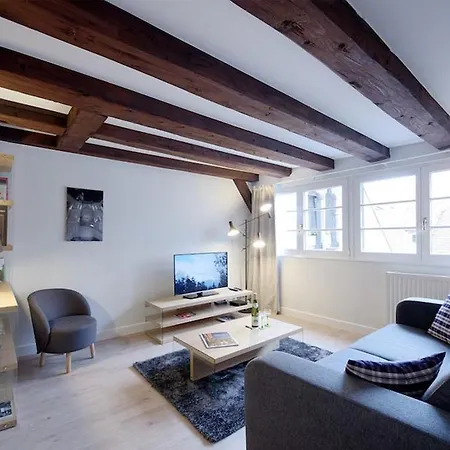 Clublord - La Cour Des Hallebardes